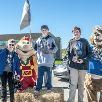 Les gagnants dans la catégorie 12 ans et plus : Alexis Delorme, premier; Thomas St-Pierre, deuxième; et Cédrick Ferland, troisième. Crédit : Rosaire Godin