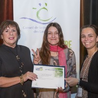 Photo: Lucien Lisabelle ; Johanne Dumouchel, directrice CJE d’Argenteuil; Noémi Thébalt, lauréate Prix Jeune relève; Anne-Marie Lachelle, administratrice au CCL.