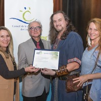 Photo :Lucien Lisabelle;  1-	Manon Lefebvre, administratrice au CCL; Gilles Broué, président de la SNQL; Martial Grisé et Maryse Pépin des Éditions McGray lauréats du Prix Ambassadeur.