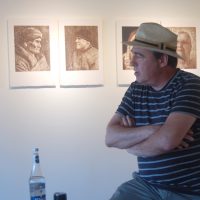 L’artiste pluridisciplinaire Michel Depatie. – Photo : Emma Guerrero Dufour