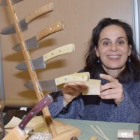 La coutellerie L’Oyack présentée par Anne Florence Lepri- Photo : Michel Fortier